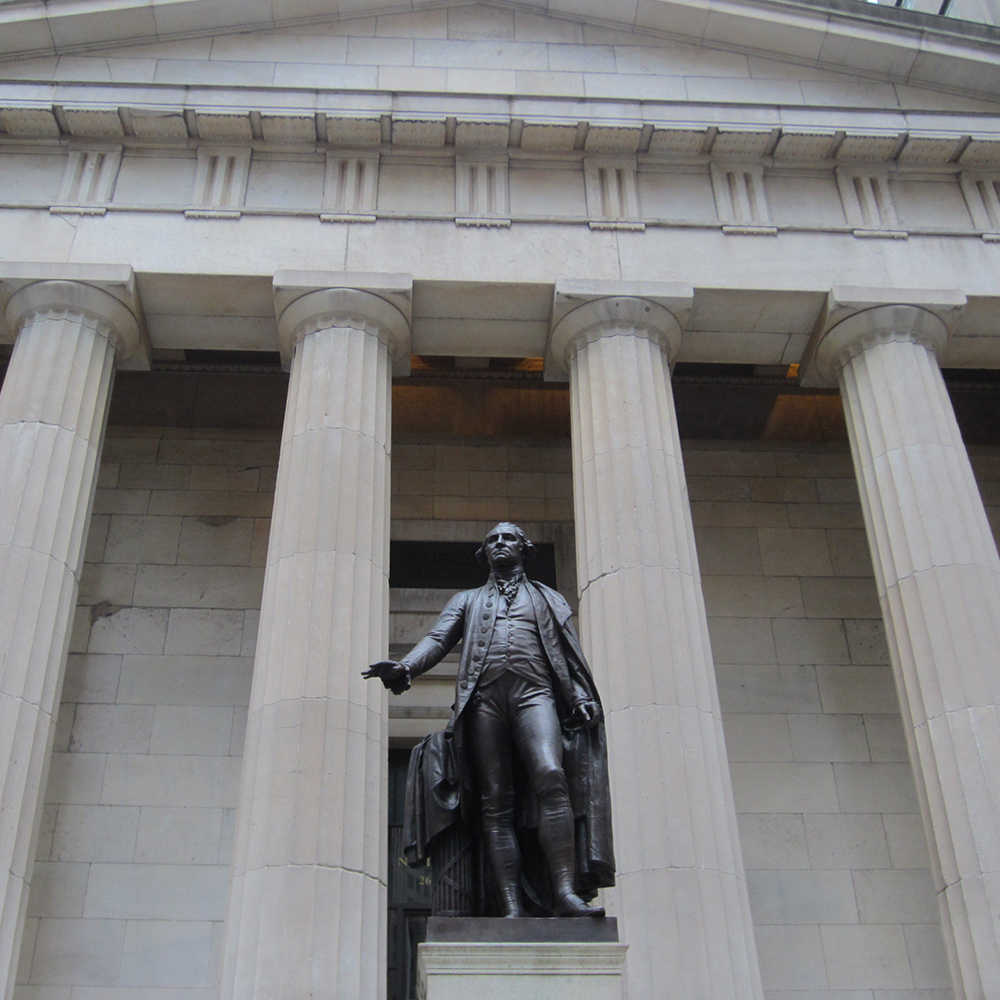 Washington statue framed by Federal Hall columns