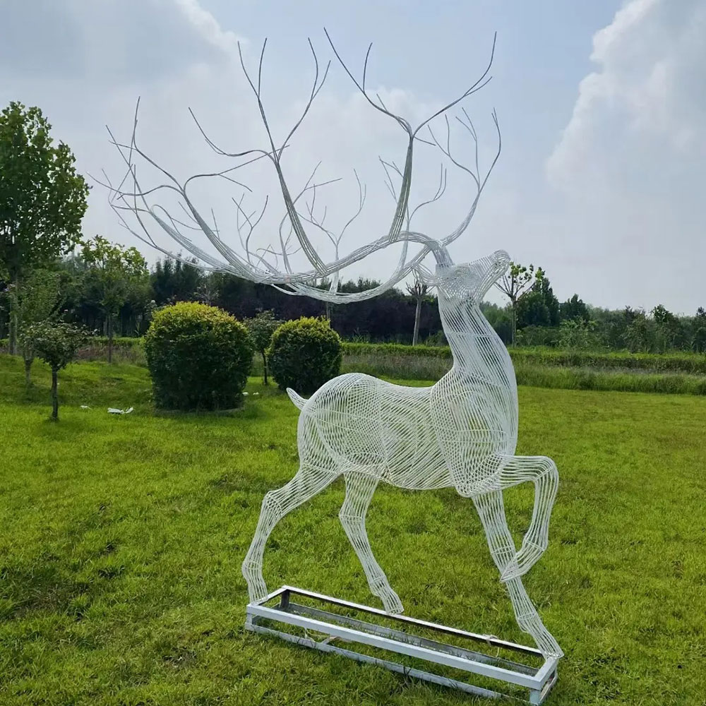 Wire Deer Statue with wide decorative antlers